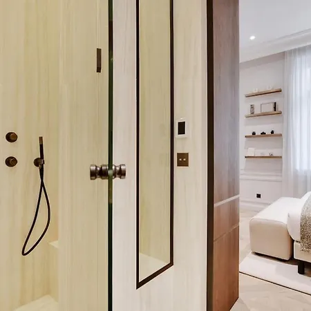 Apartment снеск Q,r-с0de First -,-lander - Triangle D'or